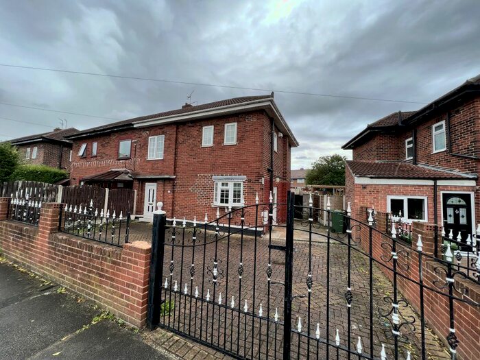 3 Bedroom Semi-Detached House To Rent In Chequerfield Road, Pontefract, WF8