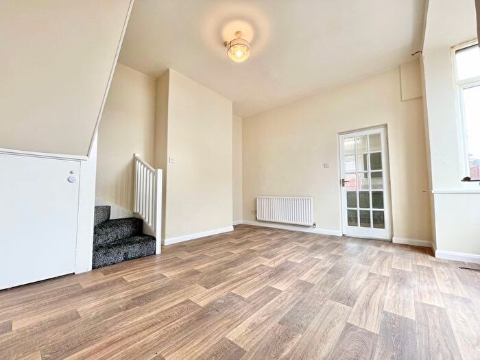 1 Bedroom Flat To Rent In Grimsby Road, Cleethorpes, DN35