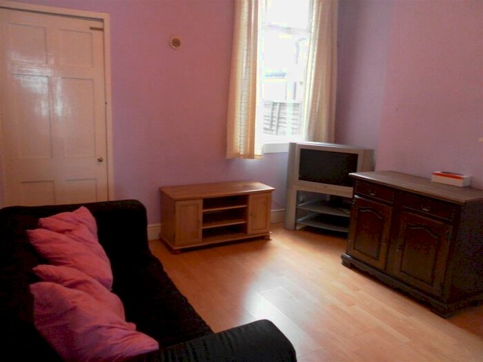 2 Bedroom Terraced House To Rent In Winnie Road, Selly Oak, Birmingham, West Midlands, B29