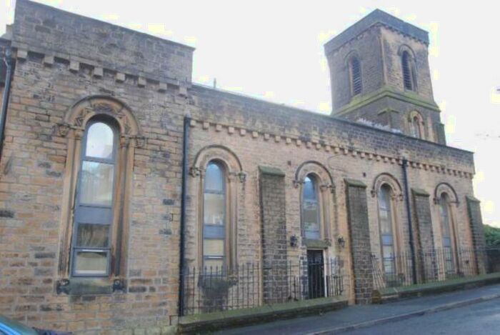 2 Bedroom Ground Flat To Rent In St Georges Church, Sowerby Bridge, Halifax, West Yorkshire, HX6