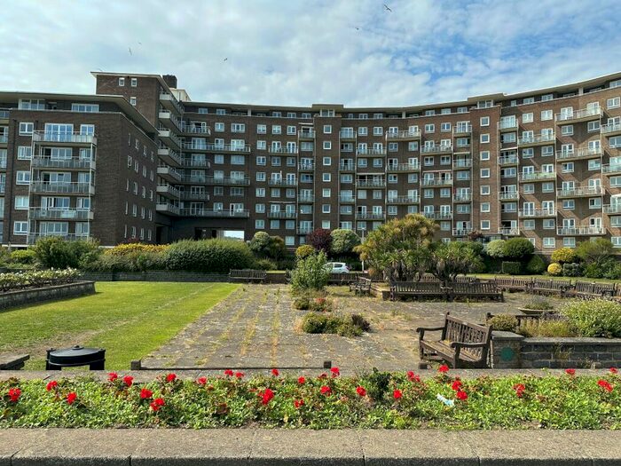 3 Bedroom Flat To Rent In The Gateway, Dover, CT16