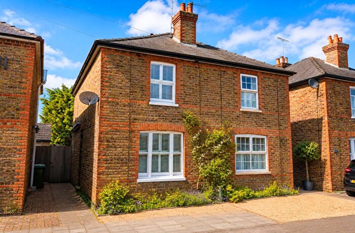 2 Bedroom Semi-Detached House For Sale In Hogshill Lane, Cobham, Surrey, KT11