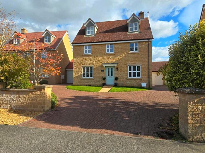 5 Bedroom Detached House For Sale In Park Road, Hartwell, NN7