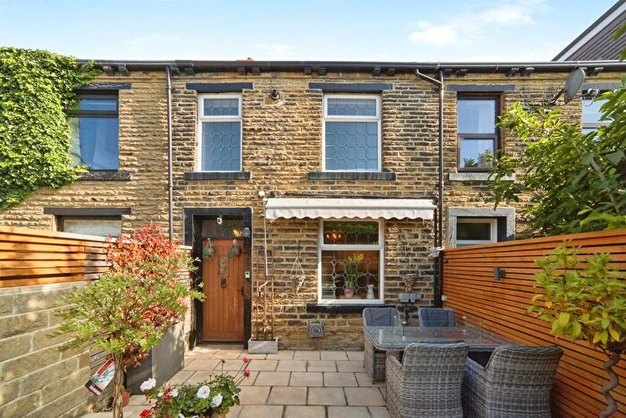 3 Bedroom Terraced House For Sale In Fartown, Pudsey, LS28