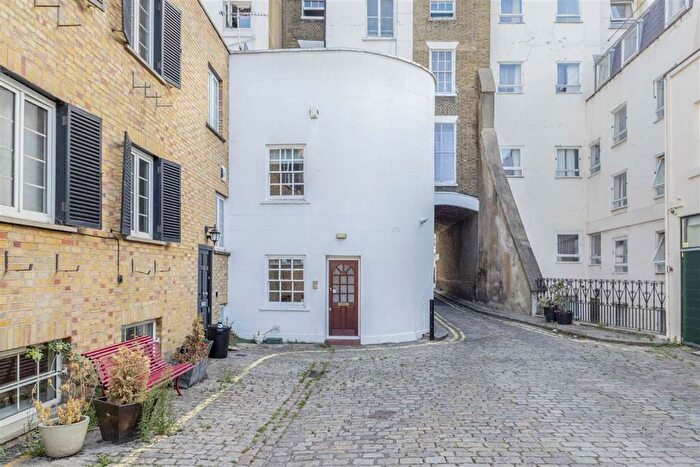 3 Bedroom Property To Rent In Craven Hill Mews, Hyde Park, W2