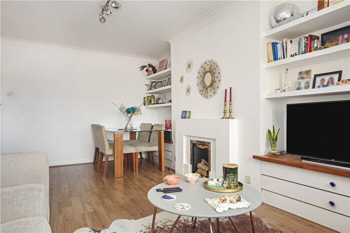2 Bedroom Flat To Rent In Streatham High Road, London, SW16