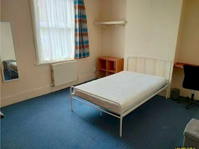 5 Bedroom Terraced House To Rent In Fraser Road, Southsea, Hampshire, PO5