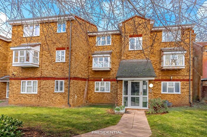 1 Bedroom Flat For Sale In Flat Ruckholt Road, Mill Court, E10
