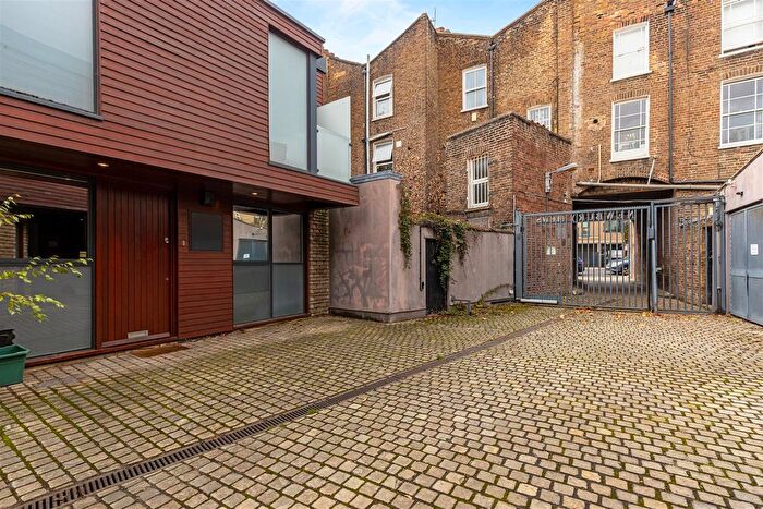 2 Bedroom Town House To Rent In Newbury Mews, Chalk Farm, NW5