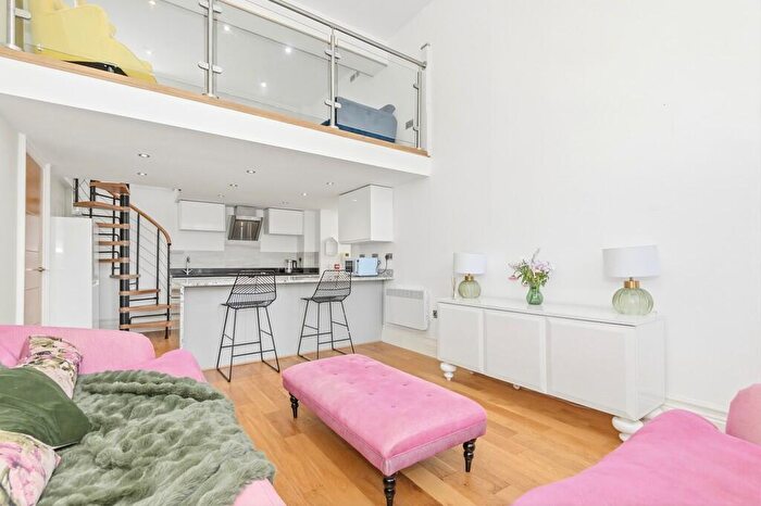 2 Bedroom Apartment For Sale In Boyds Mill, East Street, LS9