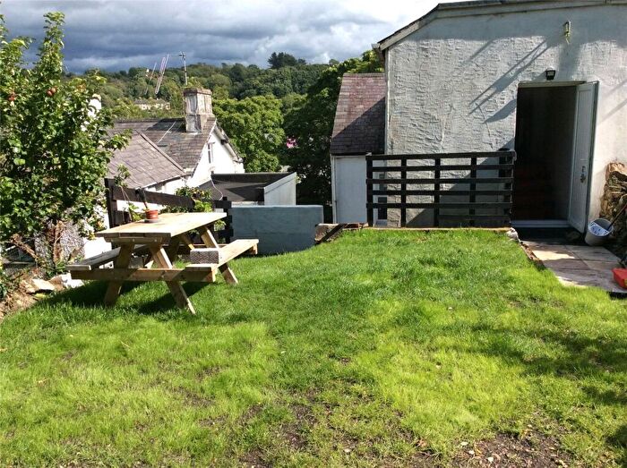 3 Bedroom End Of Terrace House To Rent In Fron Dirion Terrace, Bangor, Gwynedd, LL57