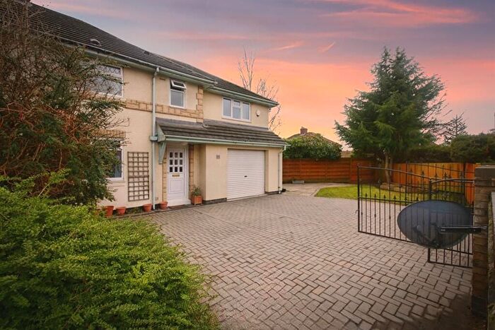 4 Bedroom Property To Rent In Middleham Avenue, York, YO31