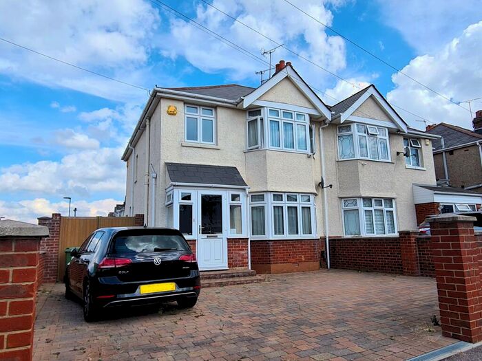 3 Bedroom Semi-Detached House To Rent In Stanton Road, Regents Park, Southampton, SO15