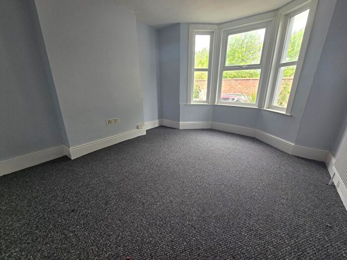 1 Bedroom Flat To Rent In Dover Road, Walmer, CT14