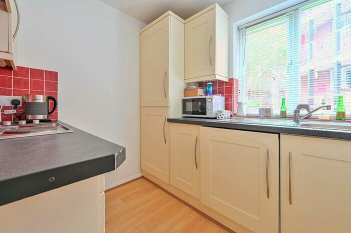 1 Bedroom Flat To Rent In The Mount, , Guildford, GU2