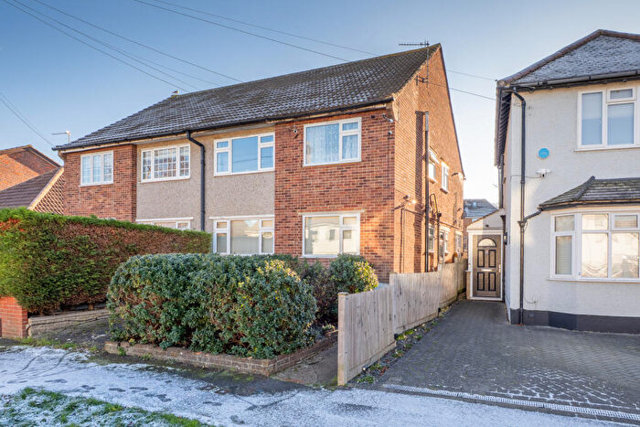 2 Bedroom Maisonette For Sale In St. Albans Road, Cheam, Sutton, SM1