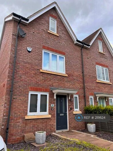 3 Bedroom Semi-Detached House To Rent In Monarch Street, Aylesbury, HP18