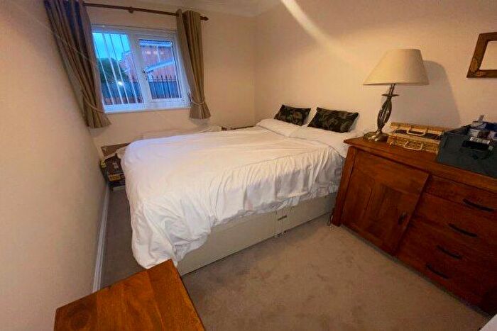2 Bedroom Flat To Rent In Brunsborough Close, Wirral, CH62