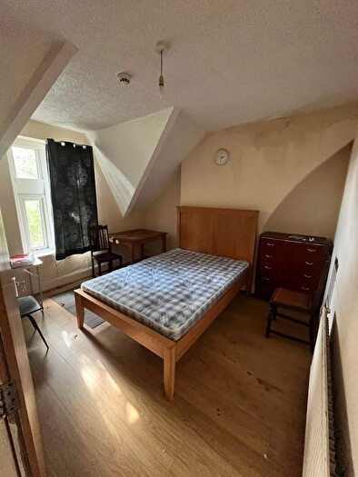 1 Bedroom Flat To Rent In Albany Road, Roath, CF24