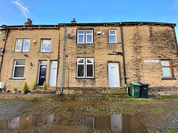 2 Bedroom Terraced House For Sale In Victoria Road, Eccleshill, Bradford, BD2