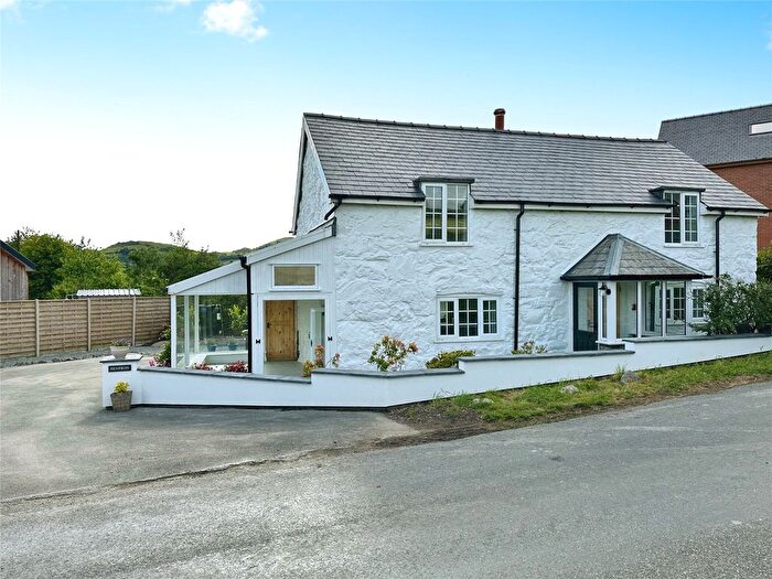 2 Bedroom Cottage For Sale In Van, Llanidloes, Powys, SY18