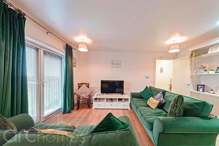 2 Bedroom Flat For Sale In Gadfield Grove, Atherton, Manchester, M46
