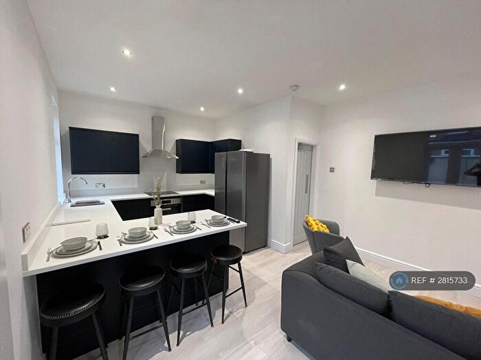 5 Bedroom Terraced House To Rent In Helena Road, London, E13