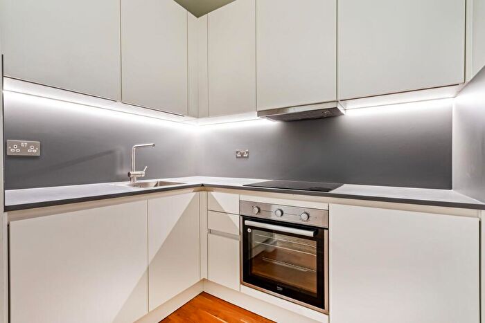 1 Bedroom Flat To Rent In Flat Cedar Road, SM2