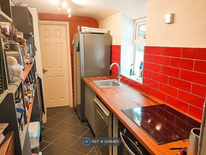 2 Bedroom Terraced House To Rent In Cumberland Road, Reading, RG1