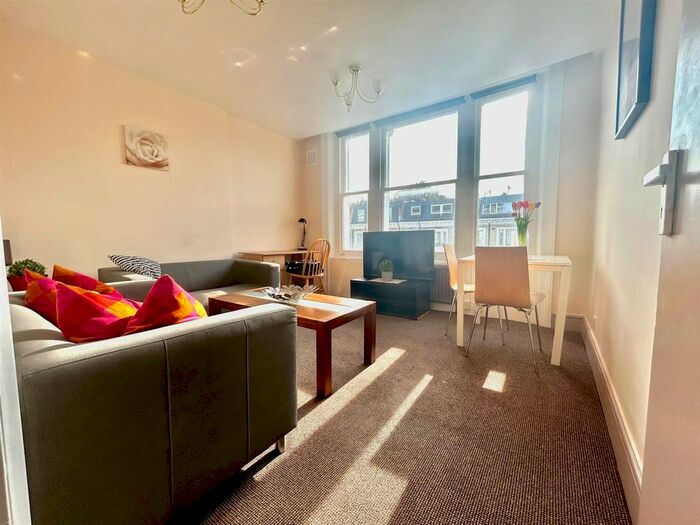 2 Bedroom Flat To Rent In Elsham Road, Kensington, W14