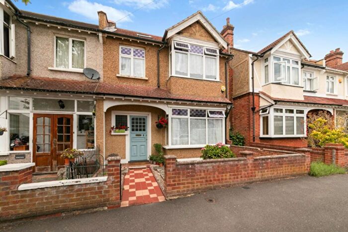 4 Bedroom End Of Terrace House To Rent In Gordon Road, Carshalton, SM5