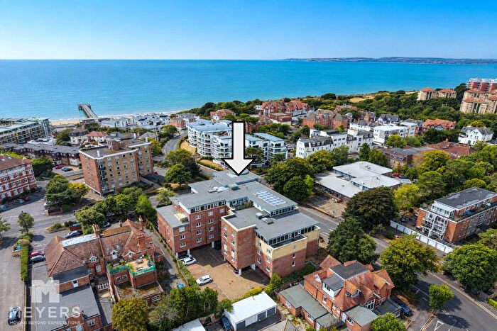 2 Bedroom Flat For Sale In Owls Road, Bournemouth, BH5