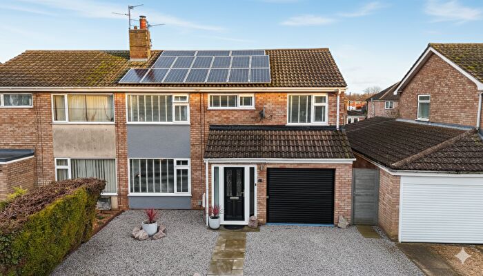 4 Bedroom Semi-Detached House For Sale In Cloven Ends, Langtoft, Peterborough, PE6