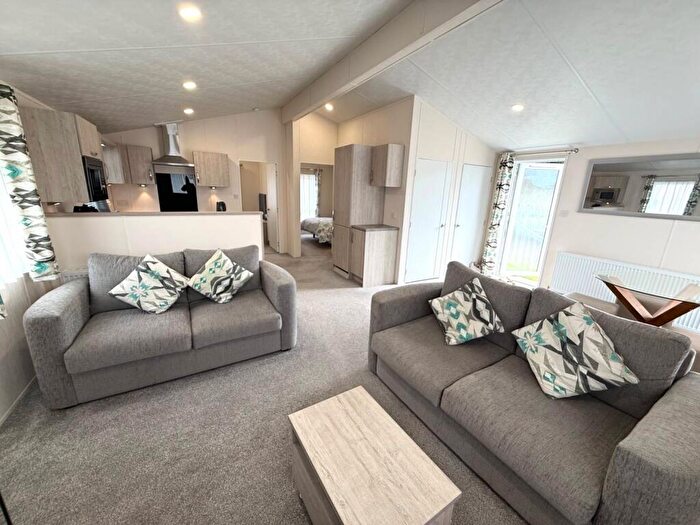 2 Bedroom Caravan For Sale In Perowne Way, Sandown, PO36