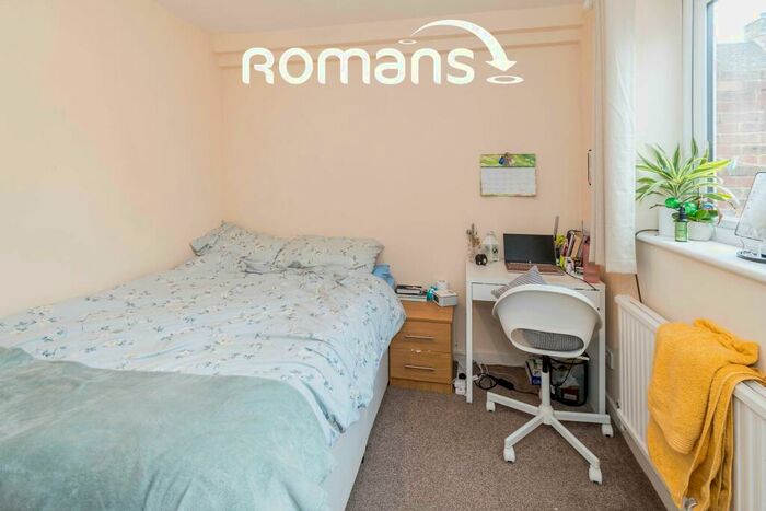 6 Bedroom Semi-Detached House To Rent In Stanmore, Winchester, SO22