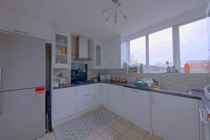 3 Bedroom Terraced House To Rent In Humber Way, Langley SL3