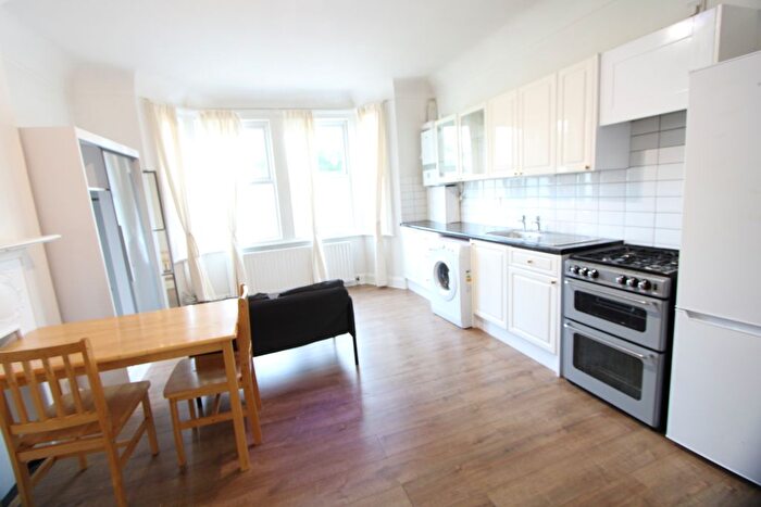1 Bedroom Flat To Rent In Fayland Avenue, London, SW16