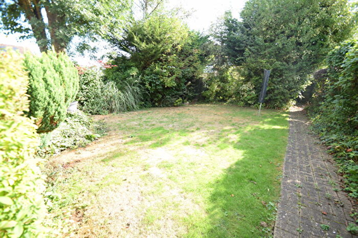 5 Bedroom Semi-Detached House To Rent In Maurice Mount, Hazlemere, Buckinghamshire, HP15