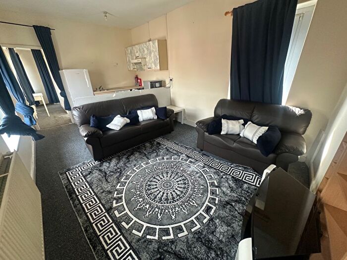 1 Bedroom Flat To Rent In Woodville Court, Woodville Road, Cathays, Cardiff, CF24
