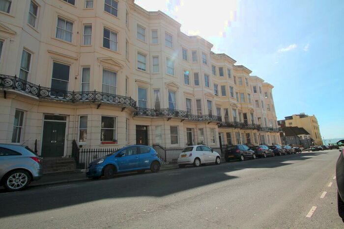 Flat To Rent In Holland Road, Hove, BN3
