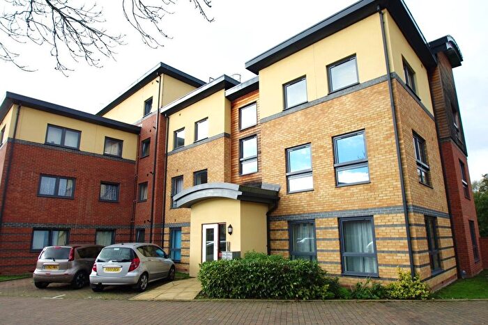 1 Bedroom Flat To Rent In Wise Court, Raven Close, Watford, WD18
