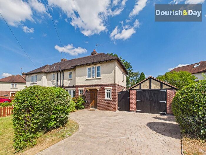 3 Bedroom Semi-Detached House For Sale In Manor Square, Stafford, ST17