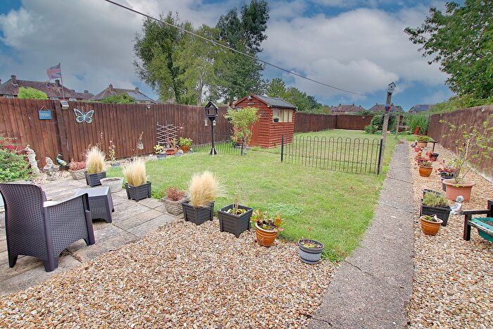 3 Bedroom Semi-Detached House For Sale In Peyton Avenue, March, PE15