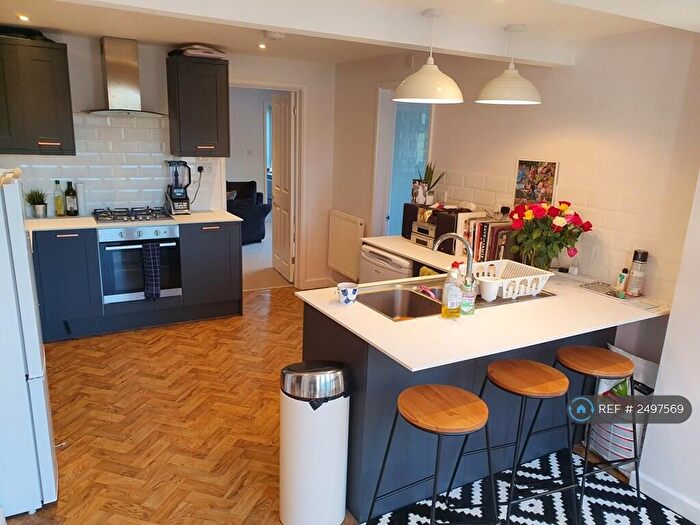 2 Bedroom Flat To Rent In Waterloo Road, Southampton, SO15