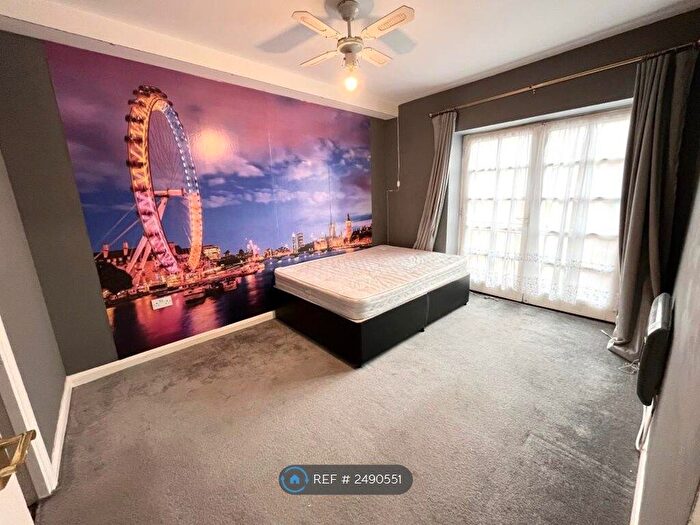 2 Bedroom Flat To Rent In Merchants Court, Bedford, MK42