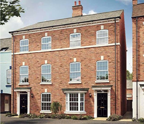 3 Bedroom Town House For Sale In Priors Hall Park, NN17