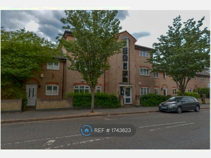 1 Bedroom Flat To Rent In Bishops Way, London, E2