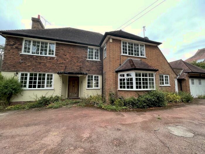 6 Bedroom Detached House To Rent In Rednal Road, Kings Norton, B38