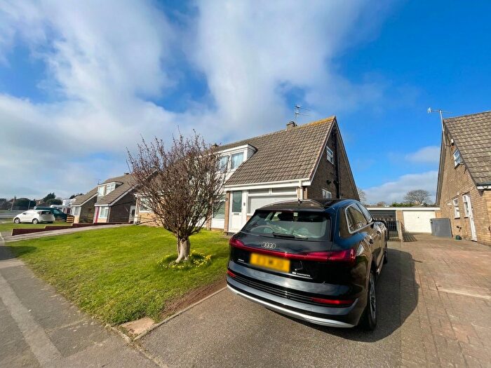 4 Bedroom Semi Detached House For Sale In Byward Drive, Scarborough, YO12