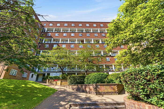 3 Bedroom Flat For Sale In Anerley Road, SE20